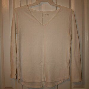 Lightweight long sleeve blouse